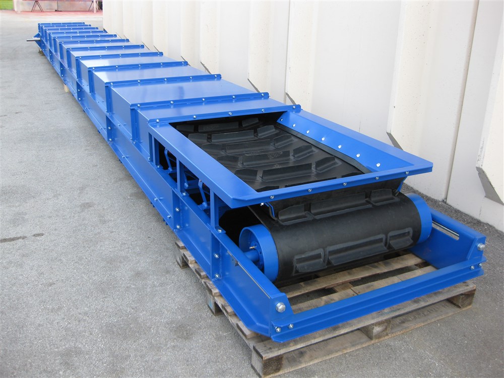 Transporteri s ravnom gumenom trakom i strelastim rebrima, kosi